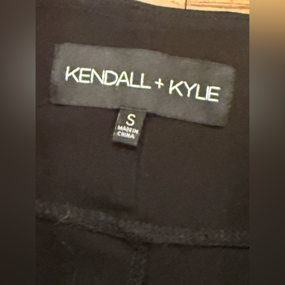 Kendall + Kylie. Black Thick Leggings. Size Small. - Picture 4 of 5